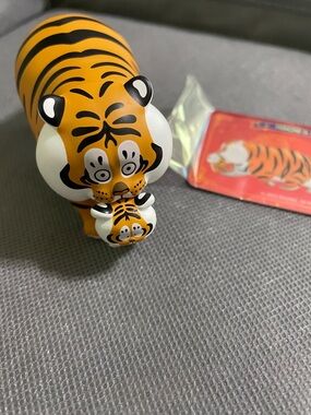 AUTHENTIC Pangs & Baby Series 1 by 52Toys - Carry